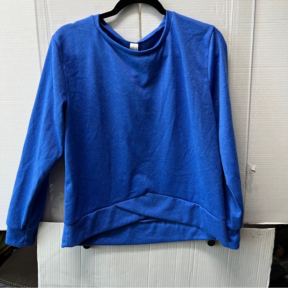 YMI Collections women’s long sleeved blouse/top knit size XL blue round neck